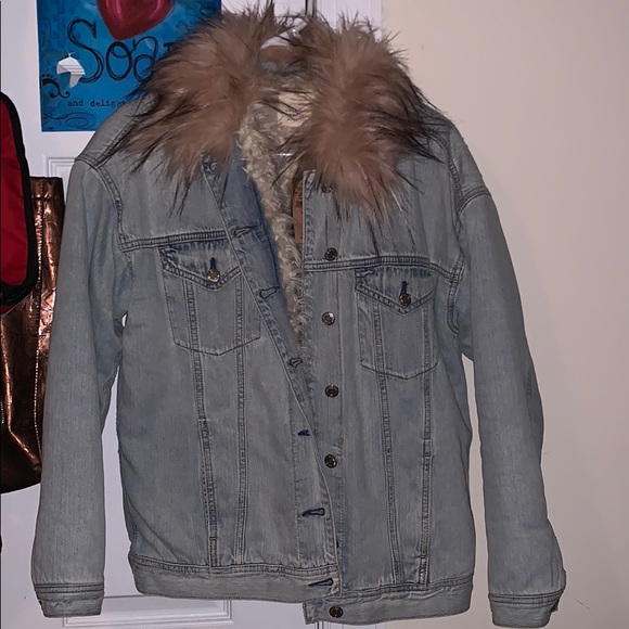 Jackets & Blazers - American Eagle Jean Jacket with pink fur